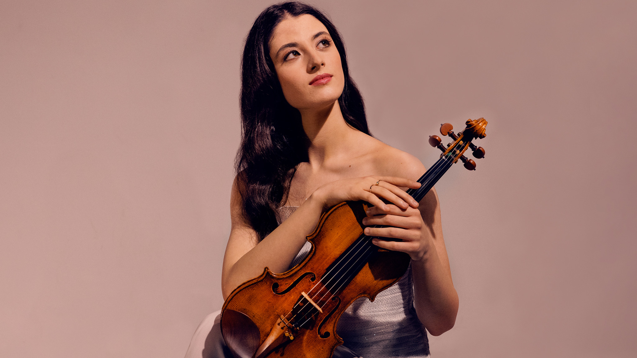 Das Selbst enthüllen:  María Dueñas spielt Beethovens Violinkonzert