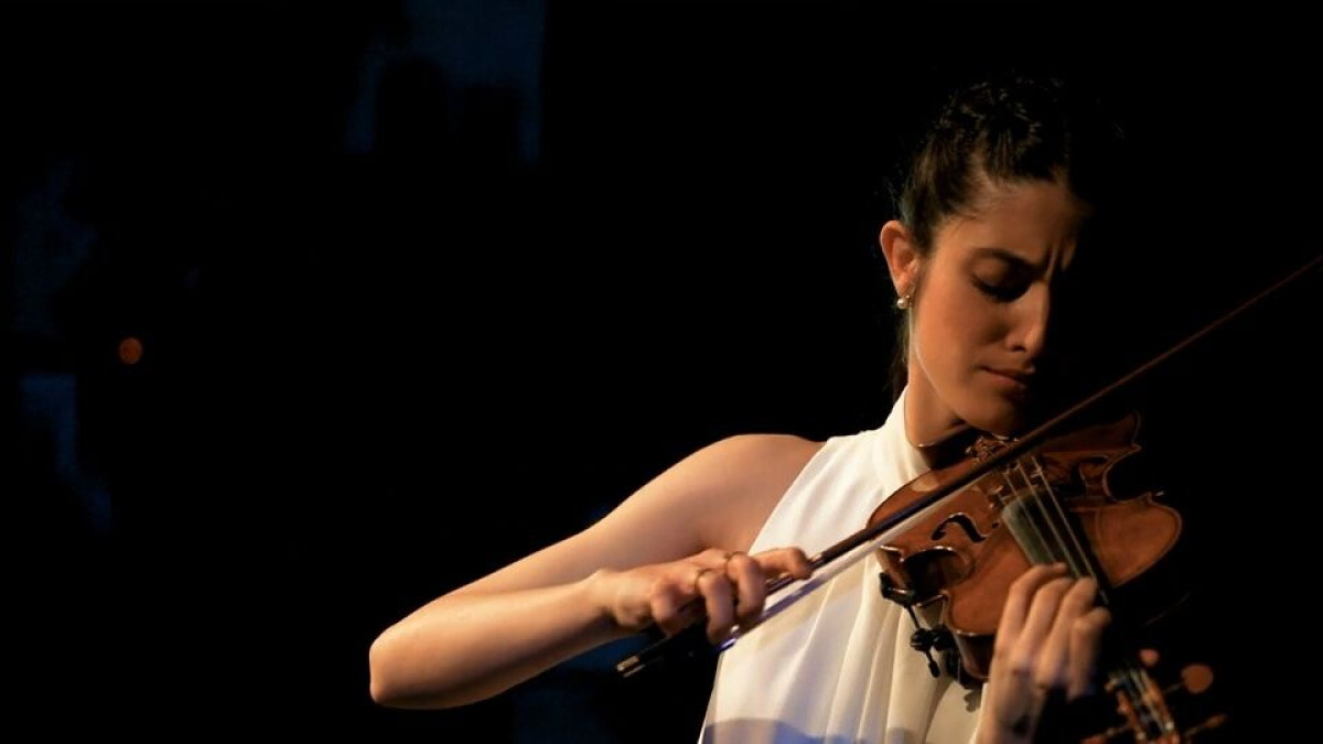 María Dueñas Overview Deutsche Grammophon