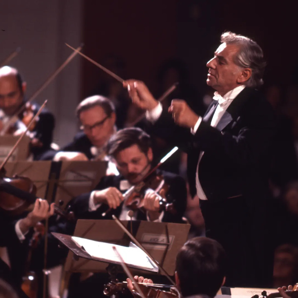 MAHLER Symphony No. 10 / Bernstein (Live Performance Video) | Deutsche ...