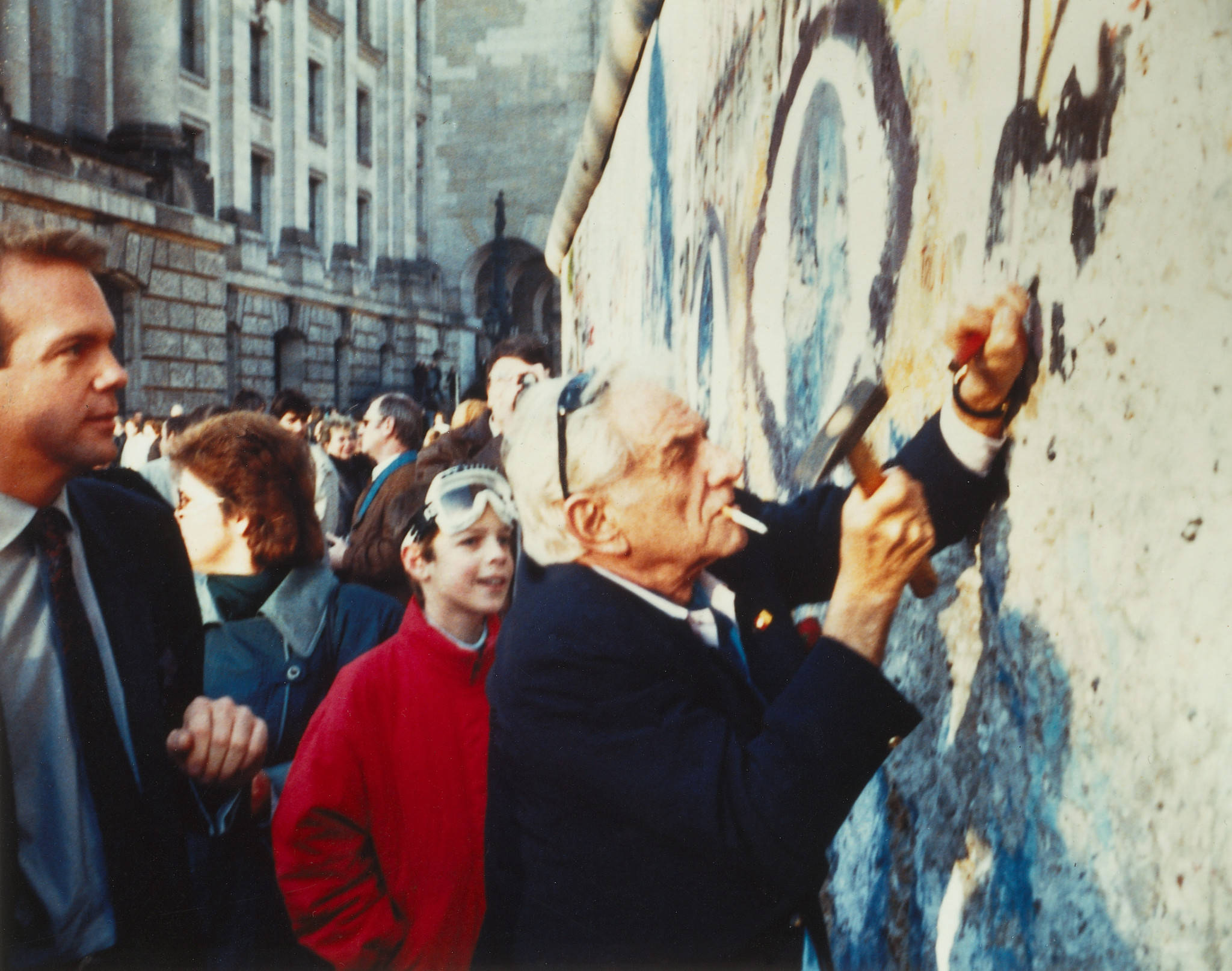 Leonard Bernstein at the Berlin Wall, 1989