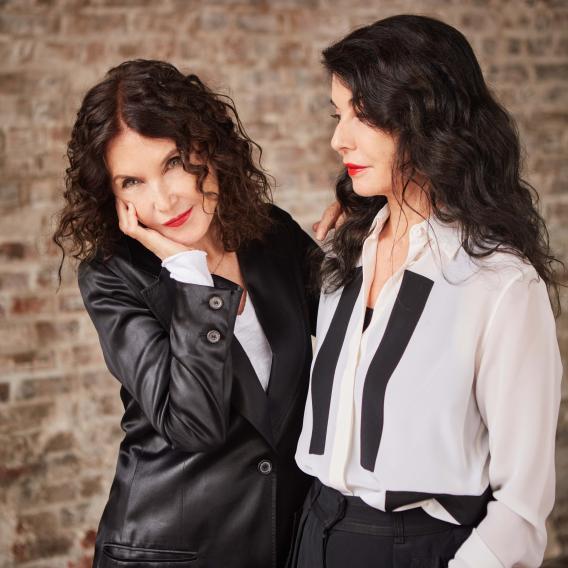 Katia & Marielle Labèque Photo Gallery Deutsche Grammophon