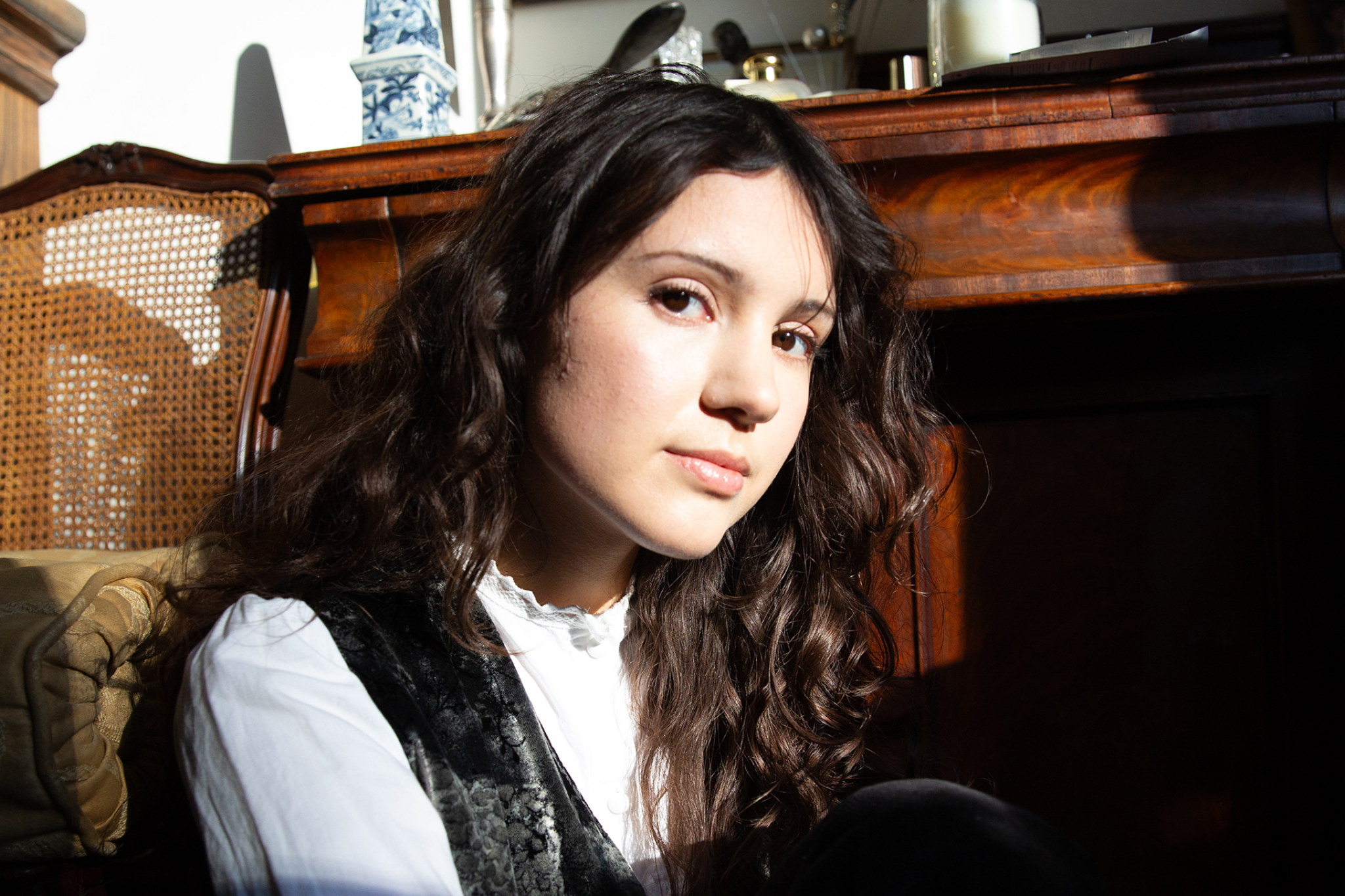 Nachtstimmung - Liana Flores kündigt mit stimmungsvollem Video ihr Debütalbum an