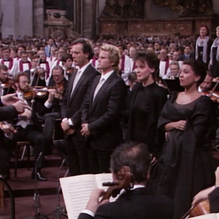 Karajan at the Vatican: Mozart "Coronation" Mass & Ave verum corpus