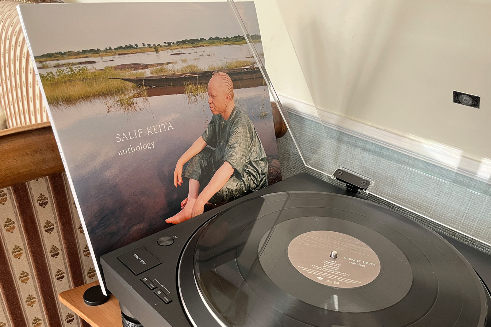 JazzEcho-Plattenteller: Salif Keita "Anthology" (2LP)