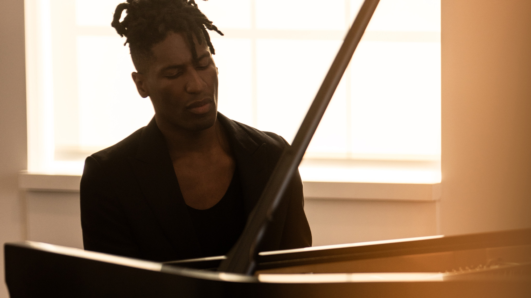 Nur scheinbar unvereinbar – Jon Batiste kündigt "Beethoven Blues" an