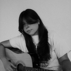 Pressefoto “Sailor Song” (2024)