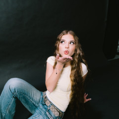 Zahide_Pressefotos_Export_@fioniversace−115.jpg