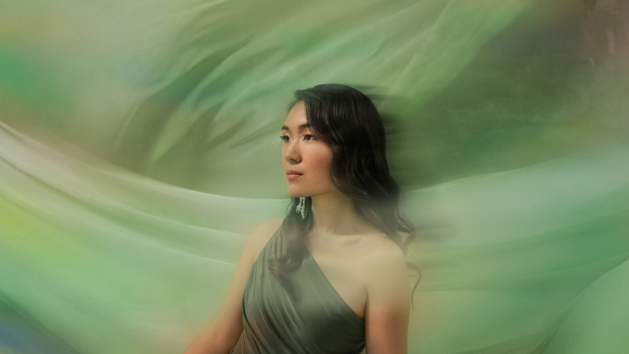 Eunike Tanzil Records her DG Debut Album –  The First of Everything