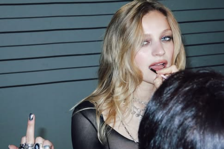 DYLAN 