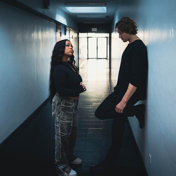 Zoe Wees x Dean Lewis_Press Shot 3_(c) Sean Loaney.jpg