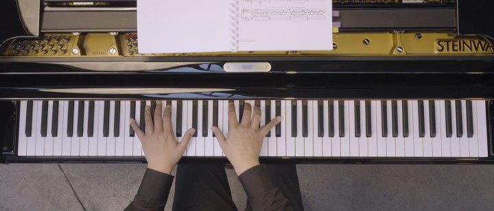 Schubert Impromptu in G flat major: How to play even hands