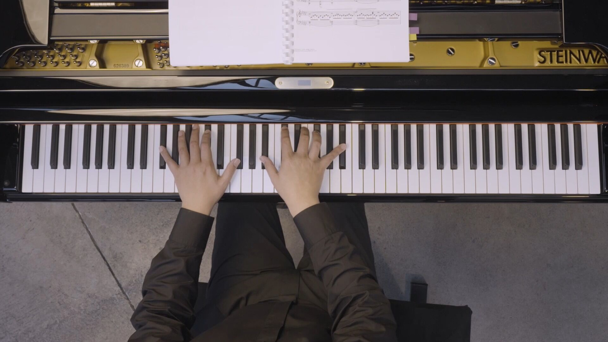 Schubert Impromptu in G flat major: How to play even hands