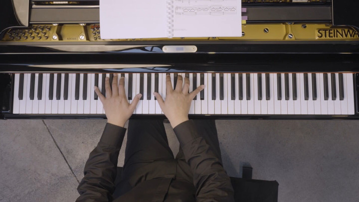 Schubert Impromptu in G flat major: How to play even hands