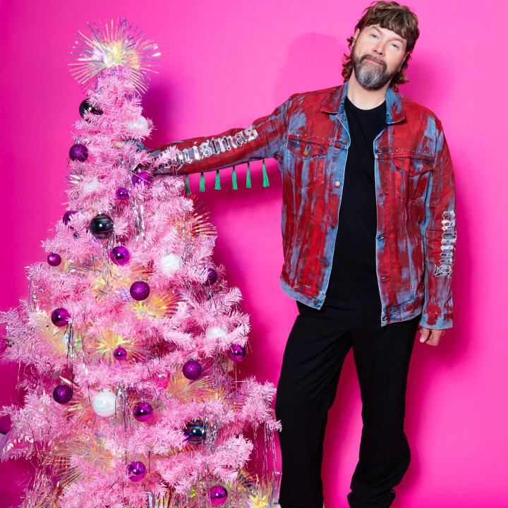 reagarvey-christmascalling-©-eyecandy−6.jpg