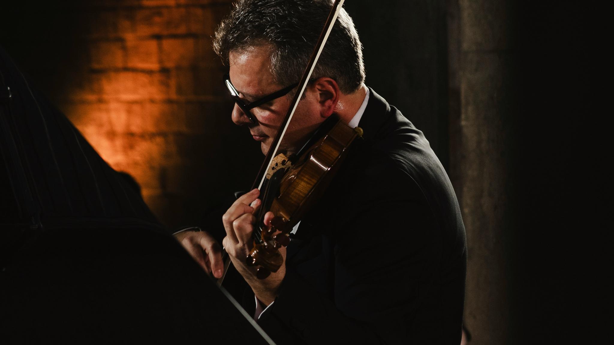 Endspurt zum Fest: Diese 7 asiatischen Solist:innen begleiten Sie durch die letzte Adventswoche