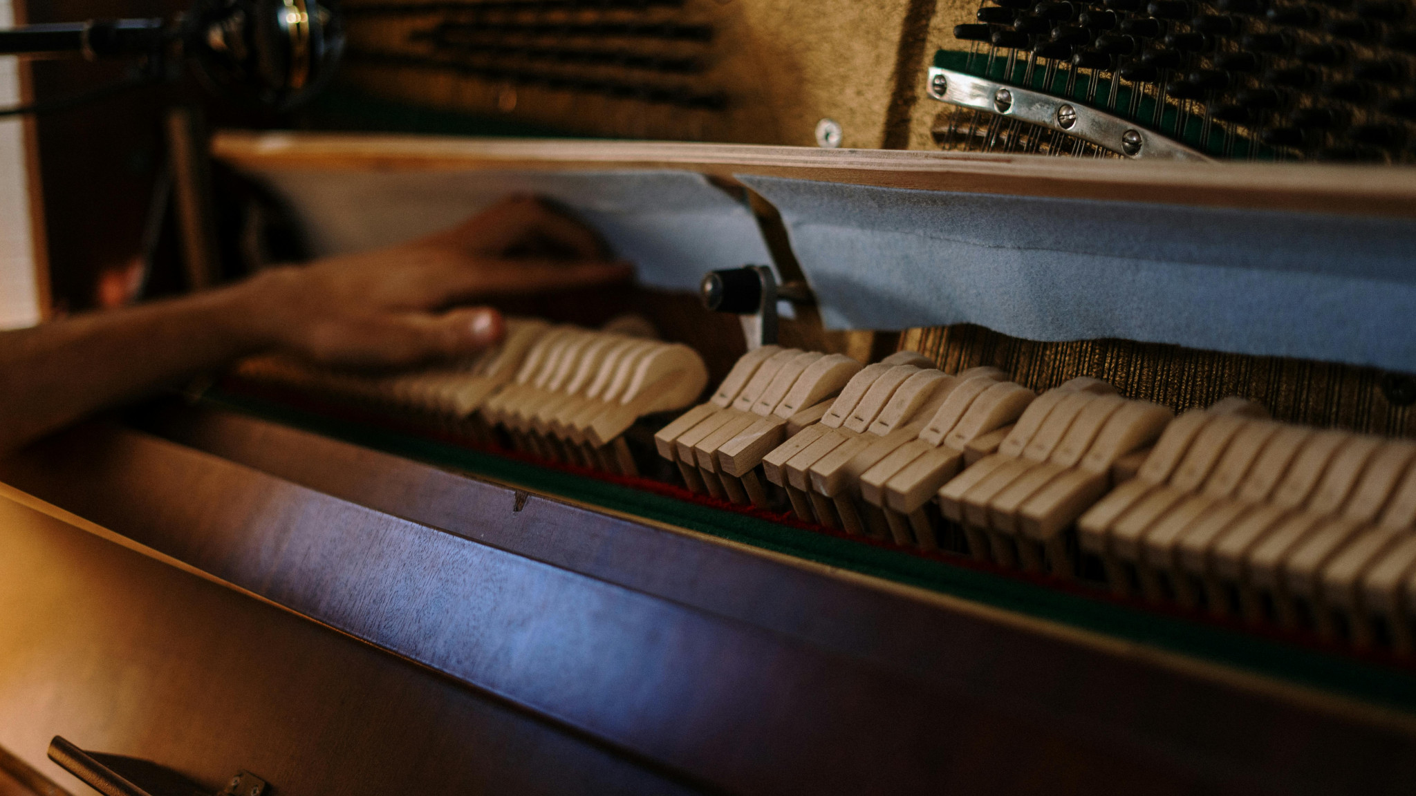 grains - 8 top neoclassical piano works