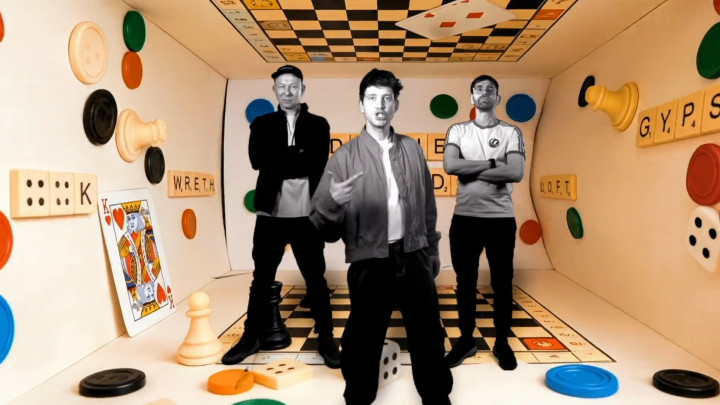 Die Kinder spielen verrückt