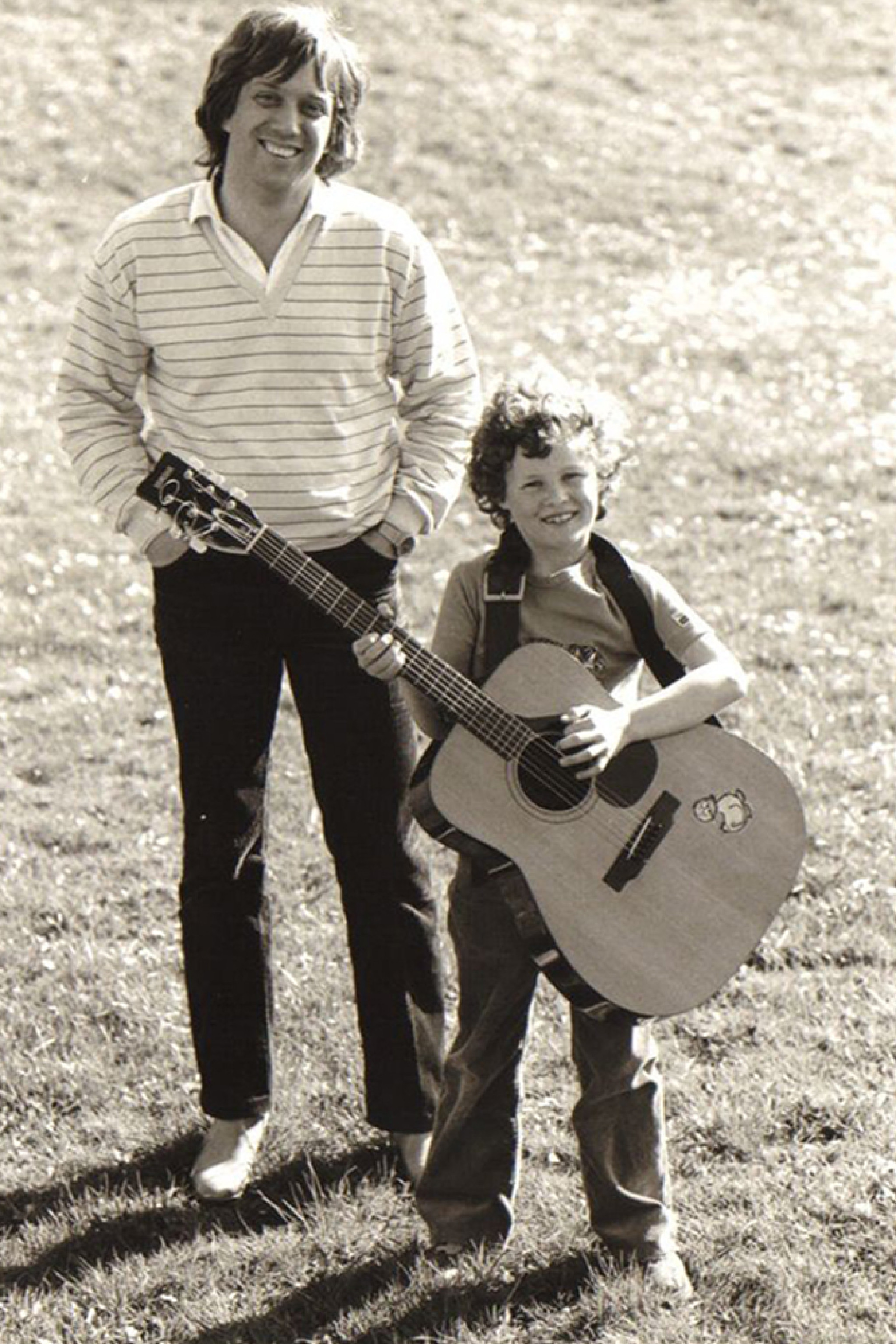 Rolf Zuckowski mit Niels und seiner sprechenden Gitarre Tweety