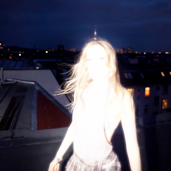 LEA_MitDirAlleineSein_4000x4000px_300dpi.jpg