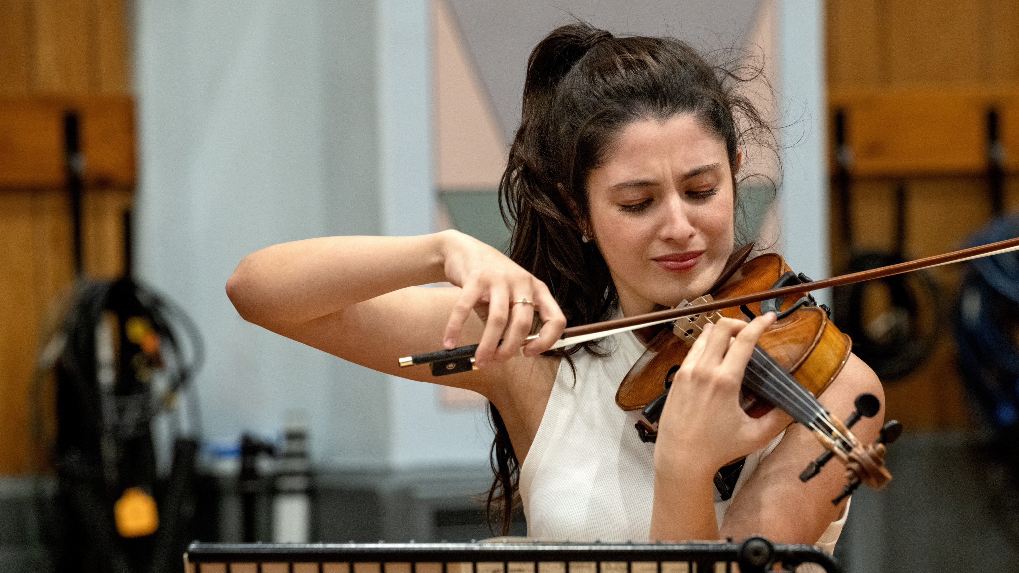 María Dueñas releases her new album Homage to Heifetz