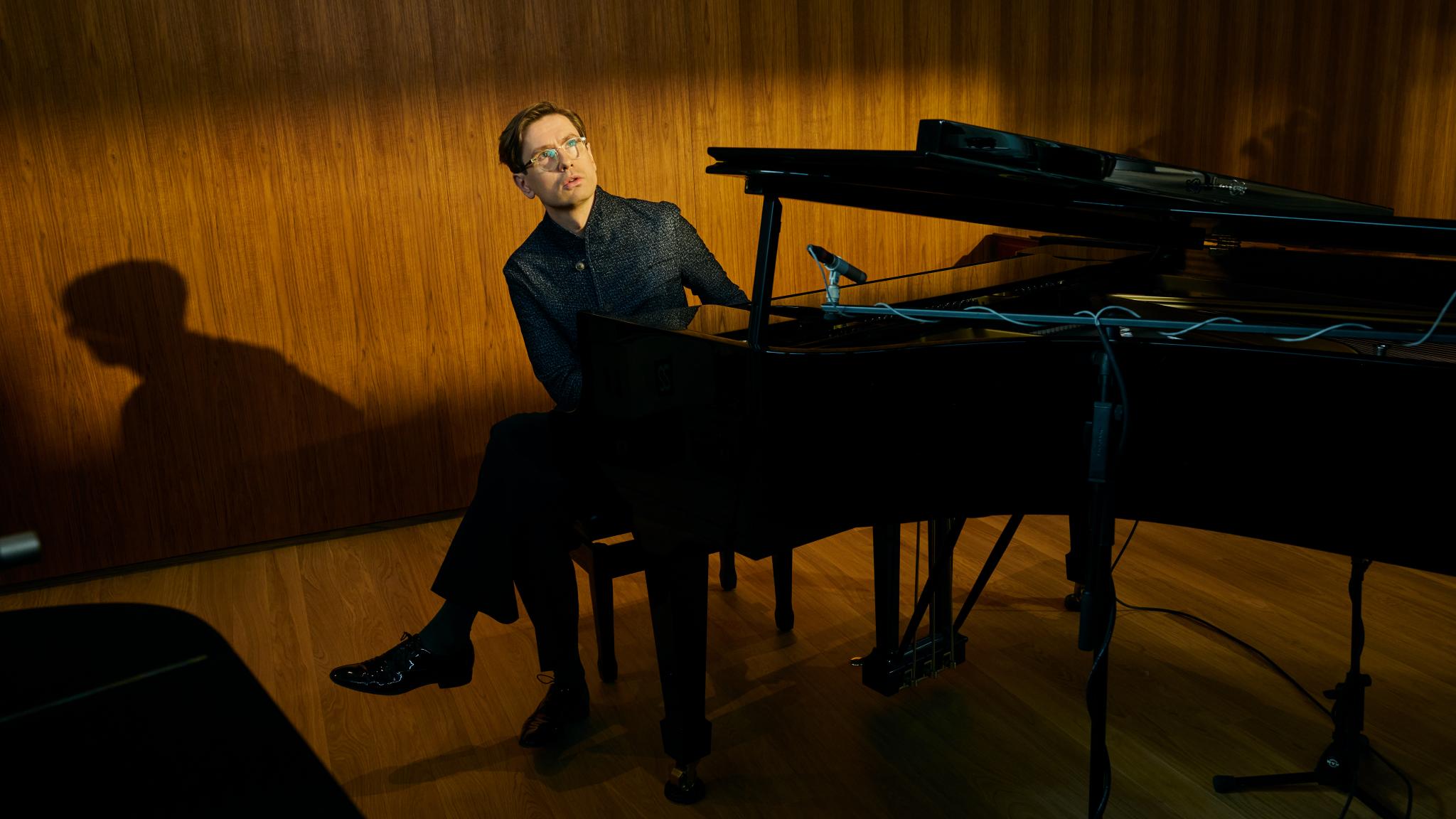 Continuum II: Víkingur Ólafsson's Intimate Bach Diary