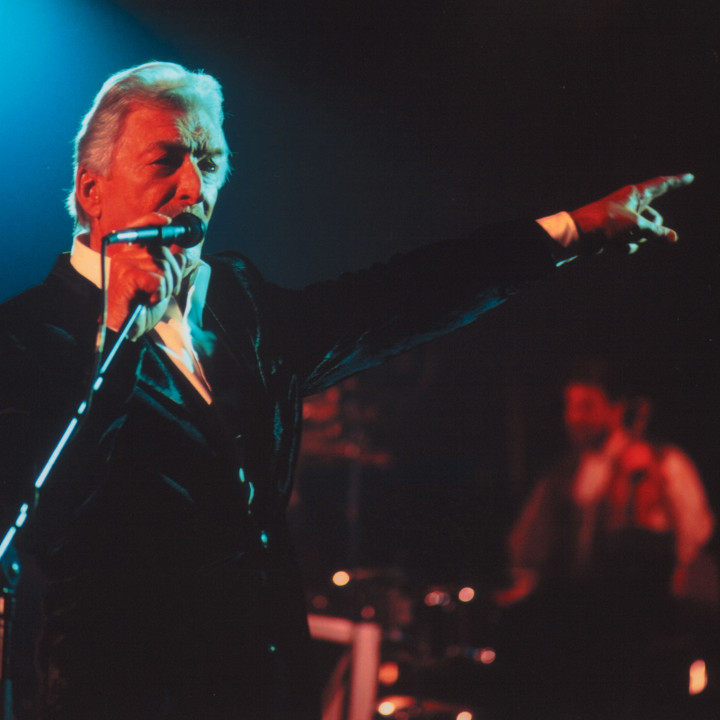 jameslast_20010514_80008007.jpg